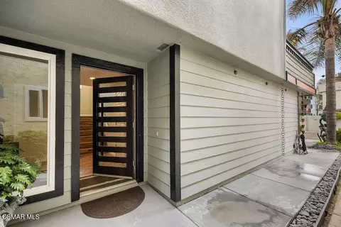 Entry Way - 3237 Playa Ct, Oxnard, CA 93035 photo 1 of 5