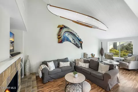 Living - 3237 Playa Ct, Oxnard, CA 93035 photo 1 of 3