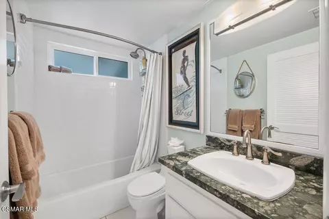Bath - 3237 Playa Ct, Oxnard, CA 93035 photo 1 of 3
