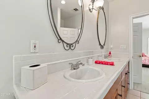 Bath - 1351 Rainey Rd, Simi Valley, CA 93063 photo 4 of 5