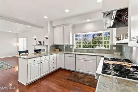 Kitchen - 1351 Rainey Rd, Simi Valley, CA 93063 photo 4 of 4