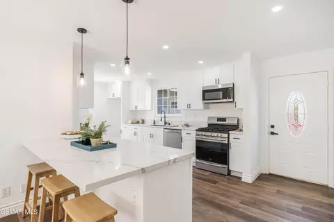 Kitchen - 1574 Sutter Ave, Simi Valley, CA 93065 photo 2 of 2