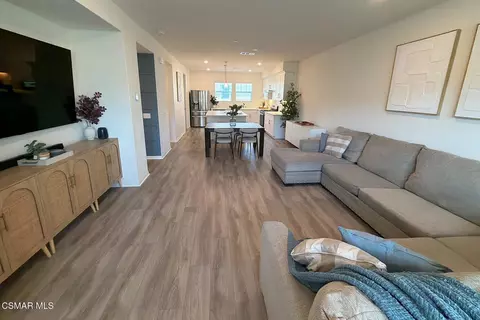 Entry Way - 519 Coconut Ln, Fillmore, CA 93015 photo 3 of 4