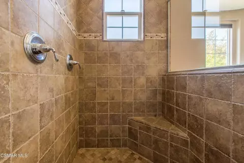 Bath - 3849 Eagle Flight Dr, Simi Valley, CA 93065 photo 2 of 3