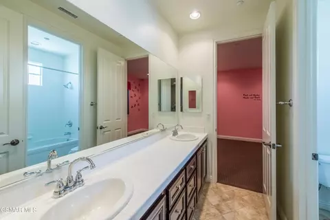 Bath - 3849 Eagle Flight Dr, Simi Valley, CA 93065 photo 3 of 3
