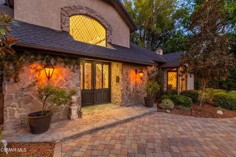5676 Colodny Dr, Agoura Hills, CA 91301