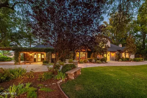 5676 Colodny Dr, Agoura Hills, CA 91301