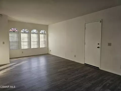 Living - 2752 Annandale Ln, Simi Valley, CA 93063 photo 7 of 9