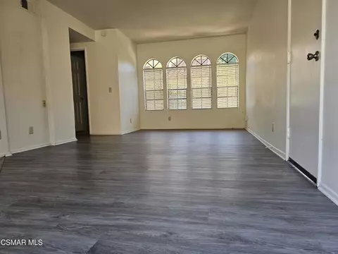 Living - 2752 Annandale Ln, Simi Valley, CA 93063 photo 6 of 9
