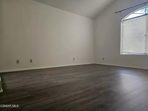 Living - 2752 Annandale Ln, Simi Valley, CA 93063 photo 8 of 9