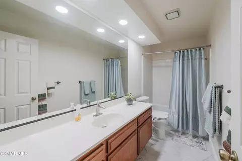 Bath - 2654 Georgette Pl, Simi Valley, CA 93063 photo 1 of 4