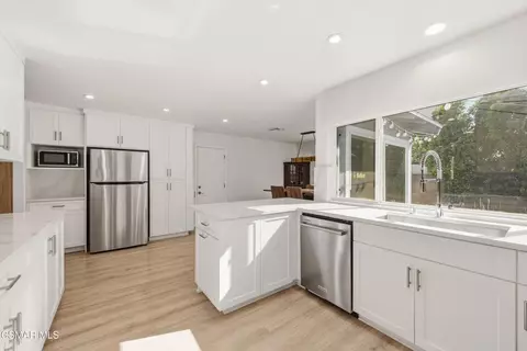 Kitchen - 3155 Elmore St, Simi Valley, CA 93063 photo 5 of 8