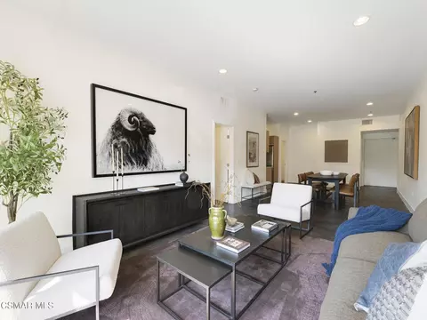 5016 Bakman Ave #104, North Hollywood, CA 91601