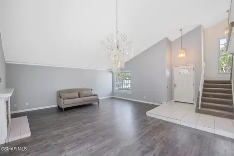 Living - 28636 Lapine Ave, Santa Clarita, CA 91390 photo 4 of 7