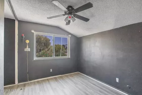 Bedroom - 28636 Lapine Ave, Santa Clarita, CA 91390 photo 4 of 6