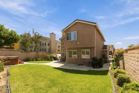 Exterior - 1160 Knottingham St, Simi Valley, CA 93065 photo 6 of 8