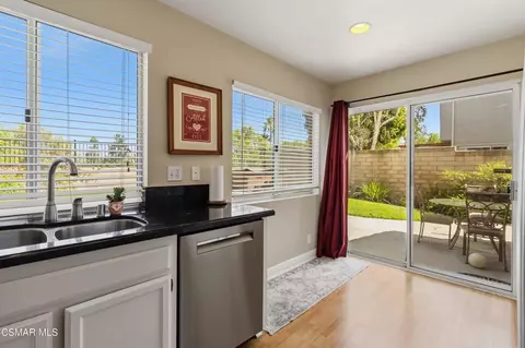 Kitchen - 1160 Knottingham St, Simi Valley, CA 93065 photo 5 of 5