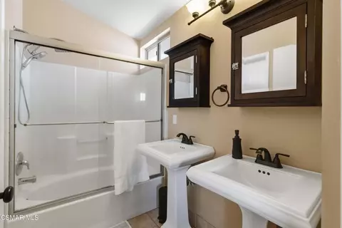 Bath - 1160 Knottingham St, Simi Valley, CA 93065 photo 3 of 3