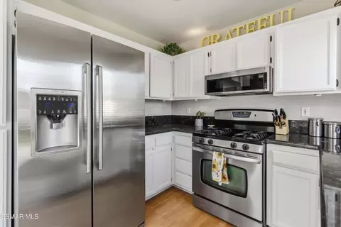 Kitchen - 1160 Knottingham St, Simi Valley, CA 93065 photo 3 of 5