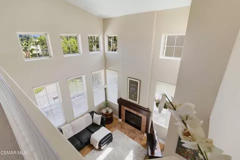 Entry Way - 1160 Knottingham St, Simi Valley, CA 93065 photo 4 of 5