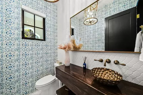 Bath - 5099 Barnard St, Simi Valley, CA 93063 photo 4 of 6