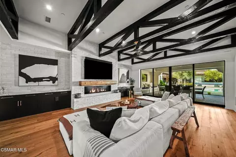 Living - 5099 Barnard St, Simi Valley, CA 93063 photo 2 of 3
