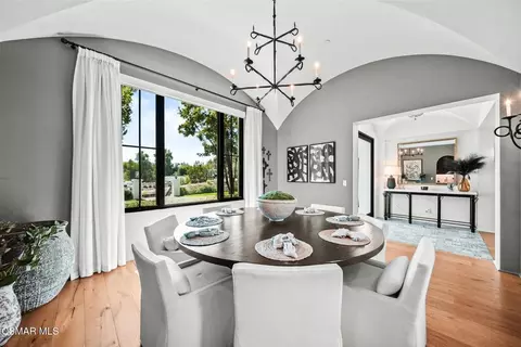Dining - 5099 Barnard St, Simi Valley, CA 93063 photo 2 of 4