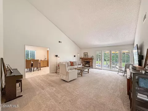 Living - 2516 Clearfield Pl, Simi Valley, CA 93065 photo 3 of 4