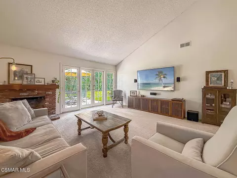 Living - 2516 Clearfield Pl, Simi Valley, CA 93065 photo 1 of 4