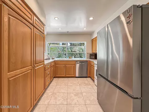 Kitchen - 2516 Clearfield Pl, Simi Valley, CA 93065 photo 1 of 5