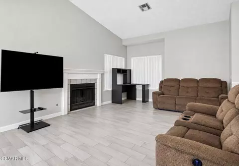 Living - 1768 Sierra View Ave, Lancaster, CA 93535 photo 1 of 1