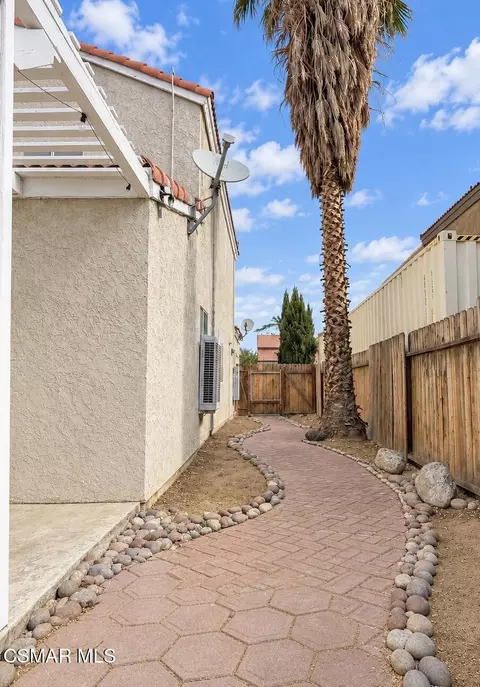Exterior - 1768 Sierra View Ave, Lancaster, CA 93535 photo 5 of 5