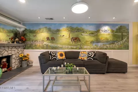 Living - 1306 Nonchalant Dr, Simi Valley, CA 93065 photo 6 of 8