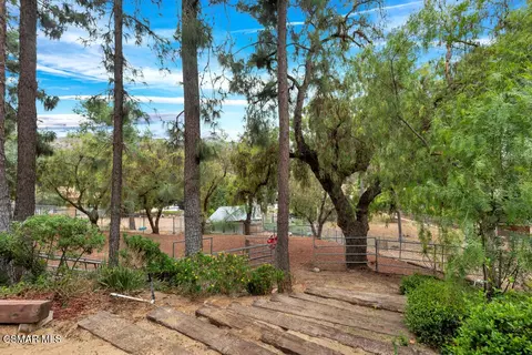 Exterior - 1306 Nonchalant Dr, Simi Valley, CA 93065 photo 31 of 39