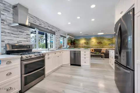 Kitchen - 1306 Nonchalant Dr, Simi Valley, CA 93065 photo 5 of 6