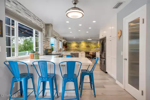 Kitchen - 1306 Nonchalant Dr, Simi Valley, CA 93065 photo 3 of 6