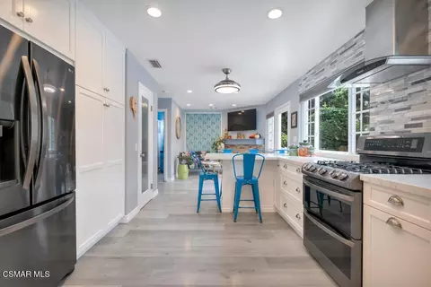 Kitchen - 1306 Nonchalant Dr, Simi Valley, CA 93065 photo 4 of 6