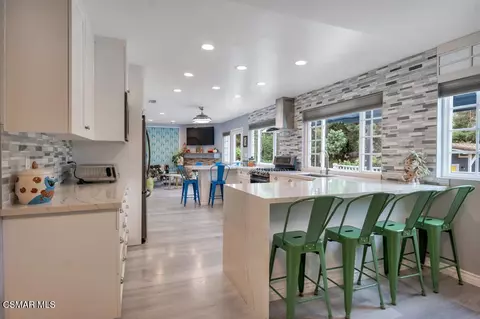 Kitchen - 1306 Nonchalant Dr, Simi Valley, CA 93065 photo 2 of 6