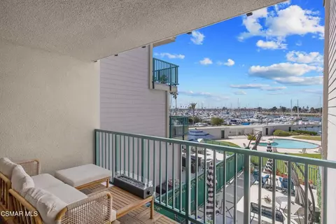 Exterior - 2901 Peninsula Rd #232, Oxnard, CA 93035 photo 2 of 11