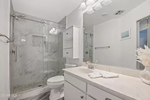 Bath - 2901 Peninsula Rd #232, Oxnard, CA 93035 photo 1 of 2