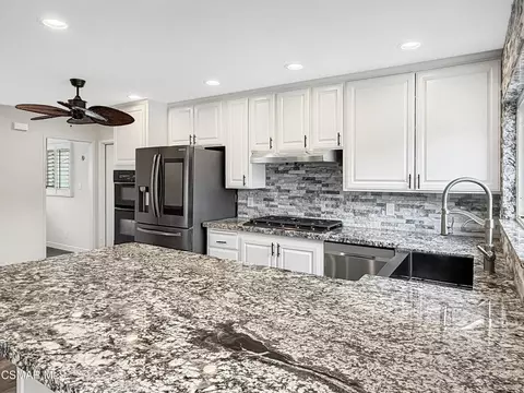 Kitchen - 4679 Fannin Dr, Simi Valley, CA 93063 photo 5 of 8