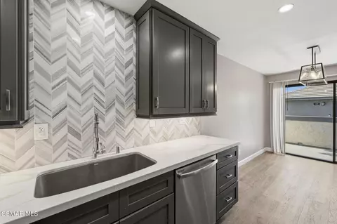 Kitchen - 150 E Los Angeles Ave #308, Moorpark, CA 93021 photo 2 of 2
