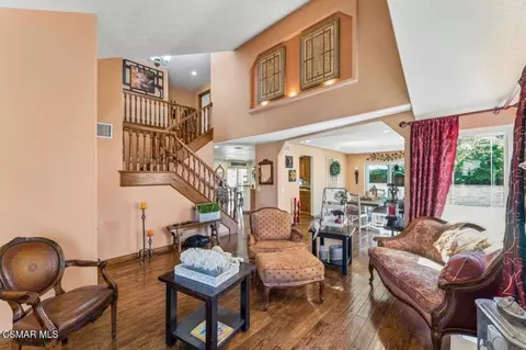 Living - 2526 Glenhurst Ct, Simi Valley, CA 93063 photo 3 of 3
