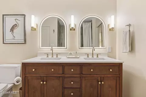 Bath - 571 Artisan Rd, Thousand Oaks, CA 91320 photo 2 of 5