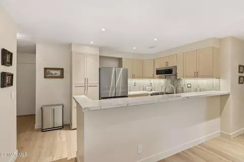 Kitchen - 571 Artisan Rd, Thousand Oaks, CA 91320 photo 1 of 5