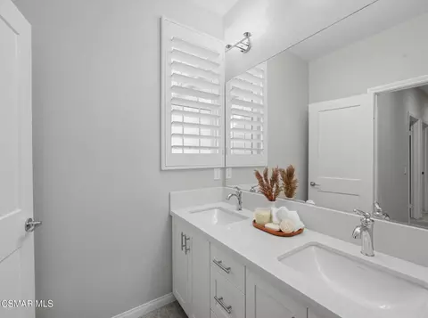 Bath - 242 Morro Way #2, Simi Valley, CA 93065 photo 5 of 6