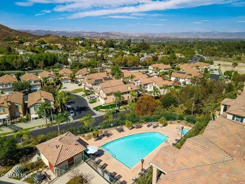 View/Area - 242 Morro Way #2, Simi Valley, CA 93065 photo 2 of 3