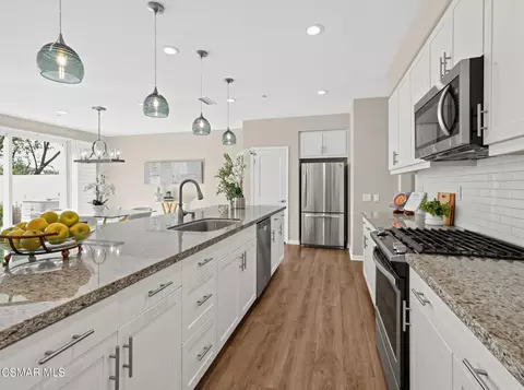 Kitchen - 242 Morro Way #2, Simi Valley, CA 93065 photo 2 of 3