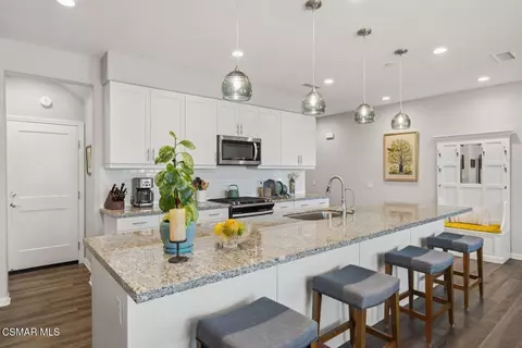 Kitchen - 242 Morro Way #2, Simi Valley, CA 93065 photo 3 of 3