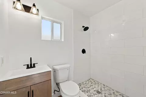 Bath - 14270 Pierce St, Arleta, CA 91331 photo 3 of 3